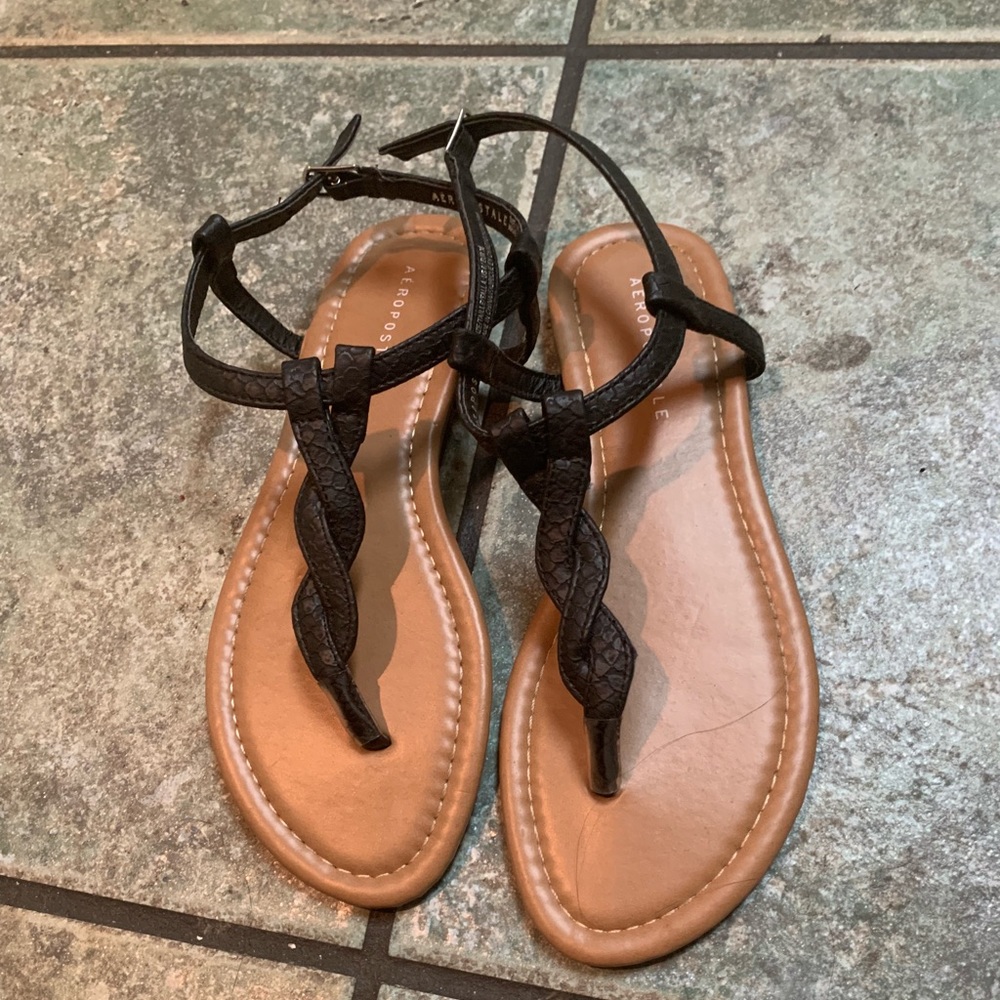 Aeropostale sandals ⭐️